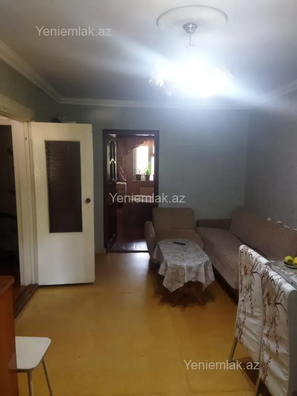 Satılır 2 otaqlı köhnə tikili 50 m²