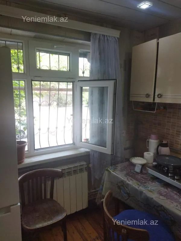 Satılır 2 otaqlı köhnə tikili 50 m²