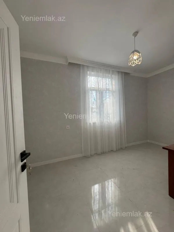 Satılır 4 otaqlı həyət evi 200 m²