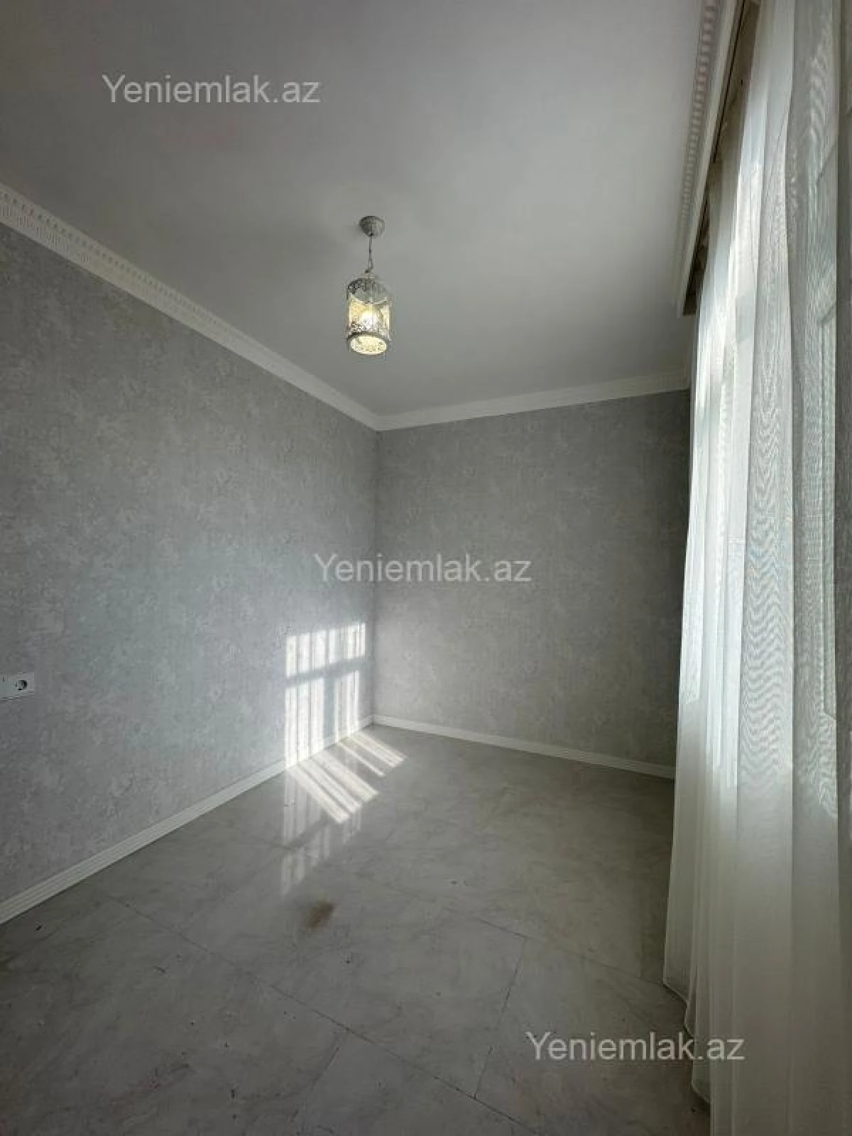 Satılır 4 otaqlı həyət evi 200 m²