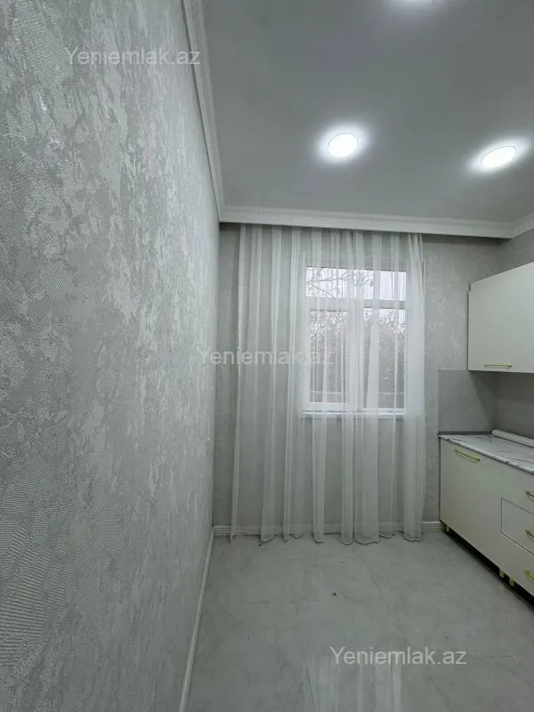Satılır 4 otaqlı həyət evi 200 m²