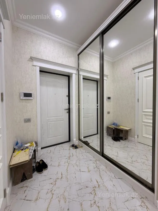 Satılır 3 otaqlı yeni tikili 100 m²