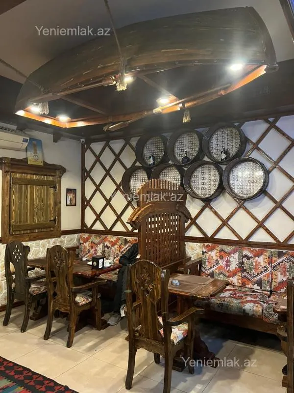 Satılır 8 otaqlı obyekt 250 m²