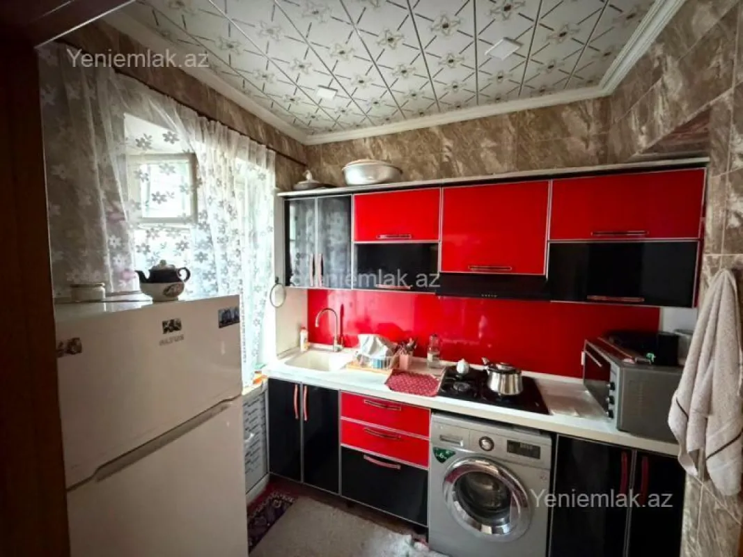 Satılır 2 otaqlı köhnə tikili 60 m²