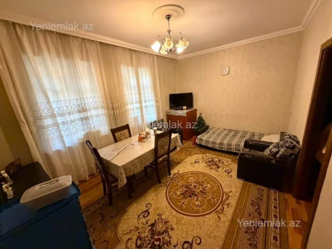 Satılır 2 otaqlı köhnə tikili 60 m²