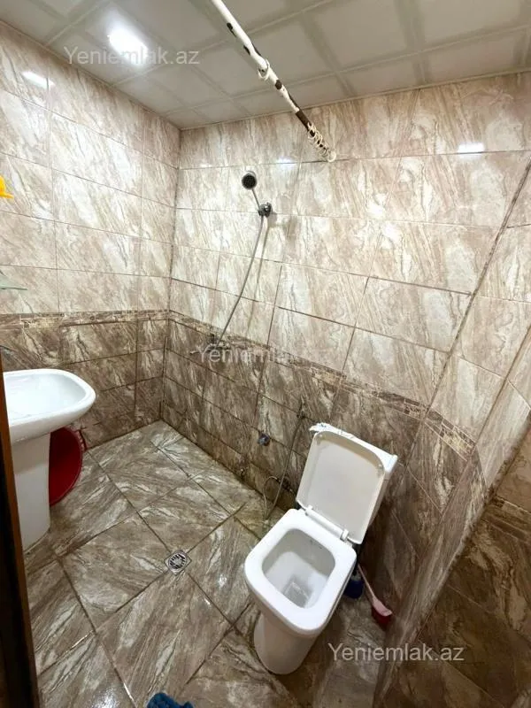 Satılır 2 otaqlı köhnə tikili 60 m²