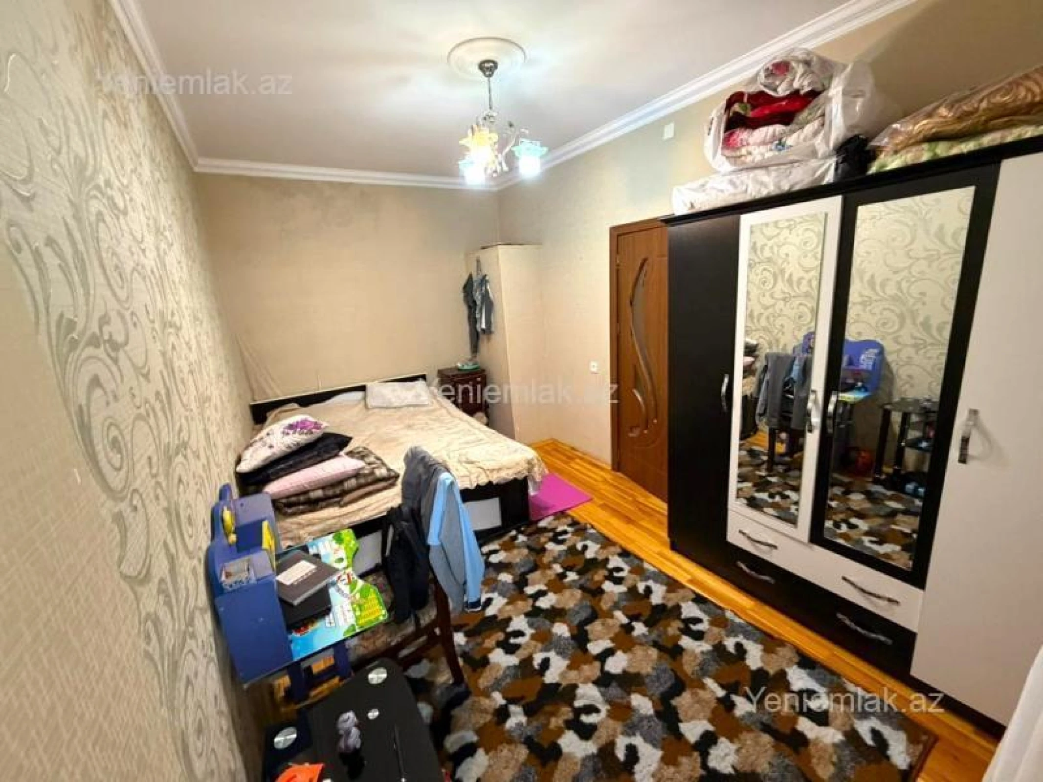 Satılır 2 otaqlı köhnə tikili 60 m²