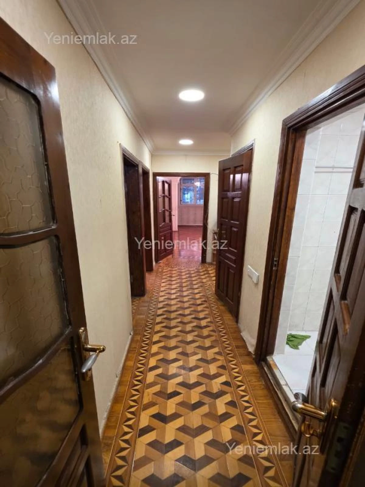 Satılır 4 otaqlı köhnə tikili 100 m²