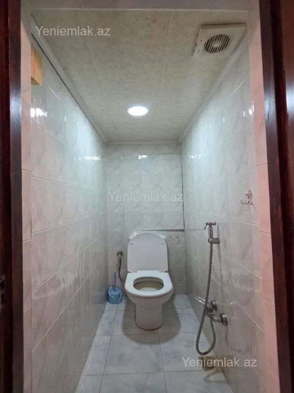 Satılır 4 otaqlı köhnə tikili 100 m²