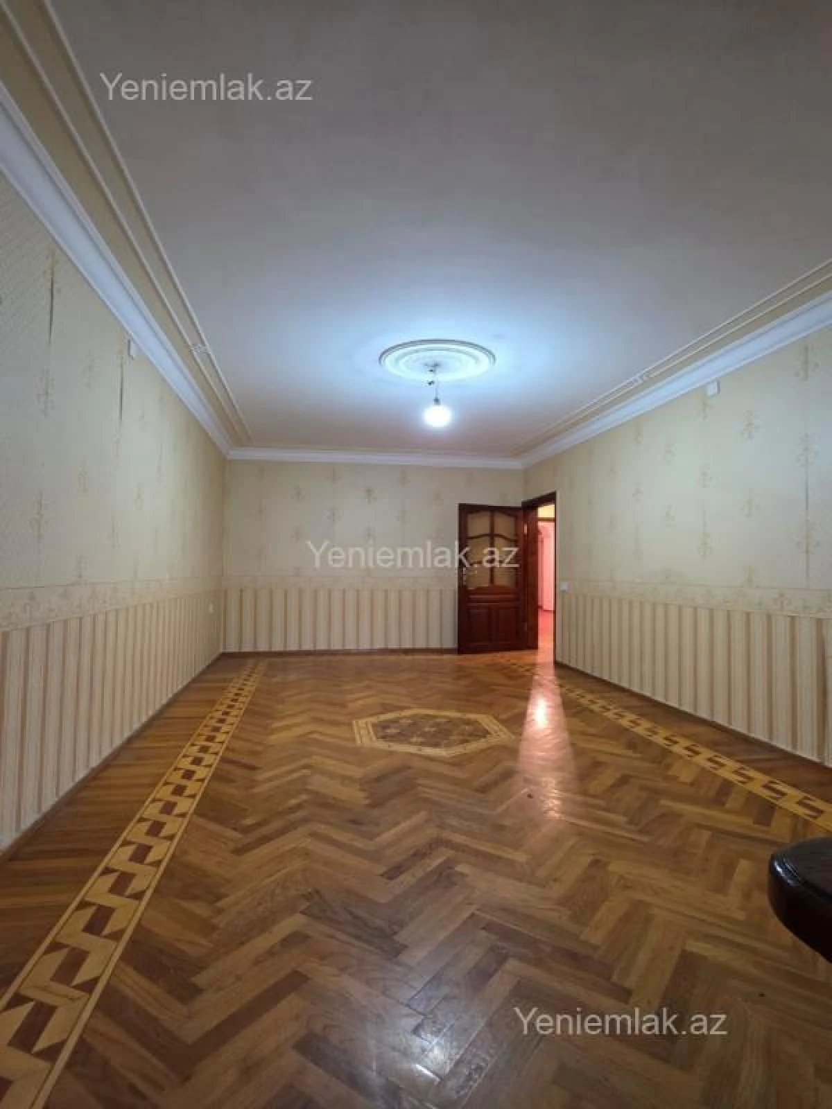 Satılır 4 otaqlı köhnə tikili 100 m²