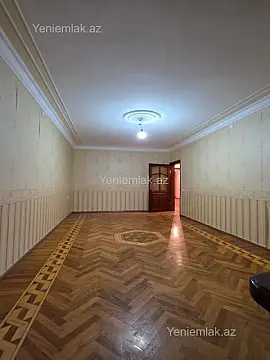 Satılır 4 otaqlı köhnə tikili 100 m²