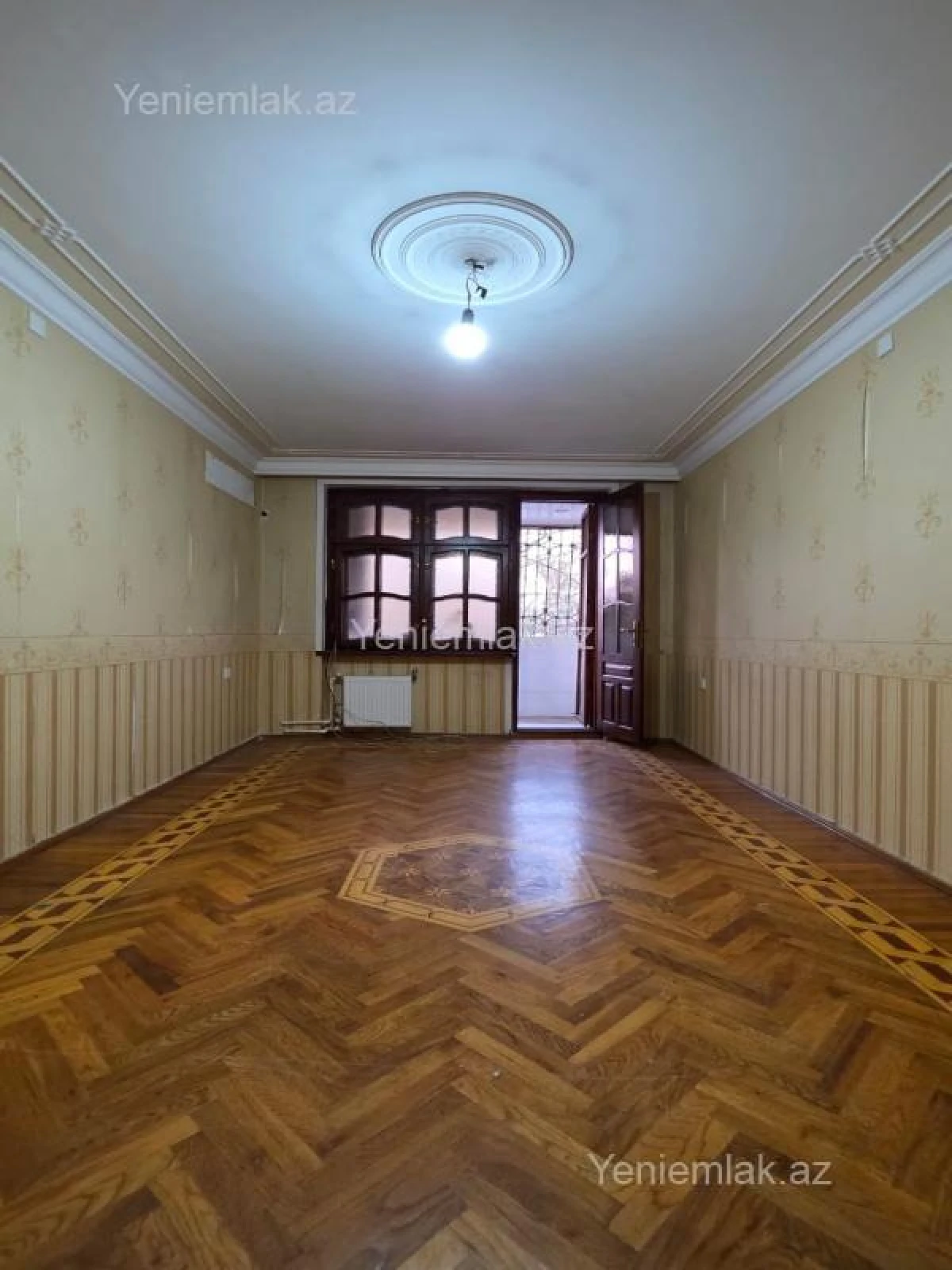 Satılır 4 otaqlı köhnə tikili 100 m²