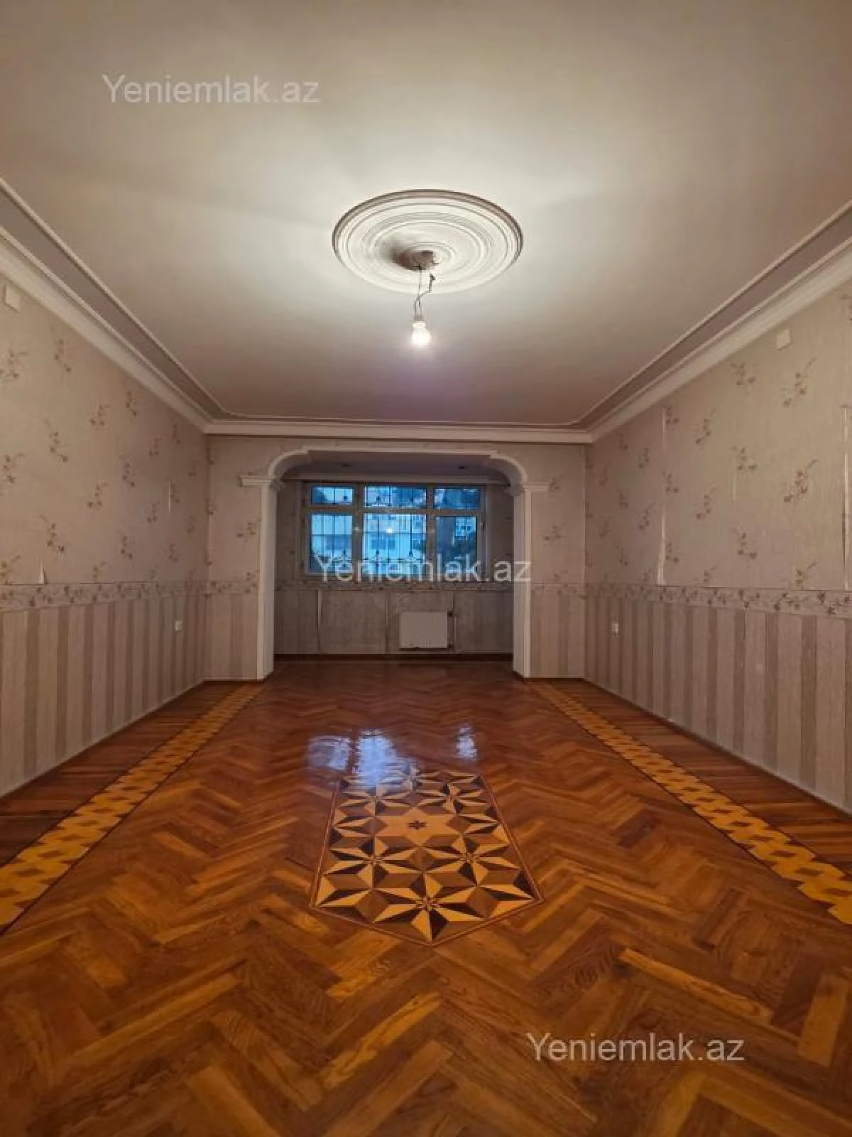 Satılır 4 otaqlı köhnə tikili 100 m²