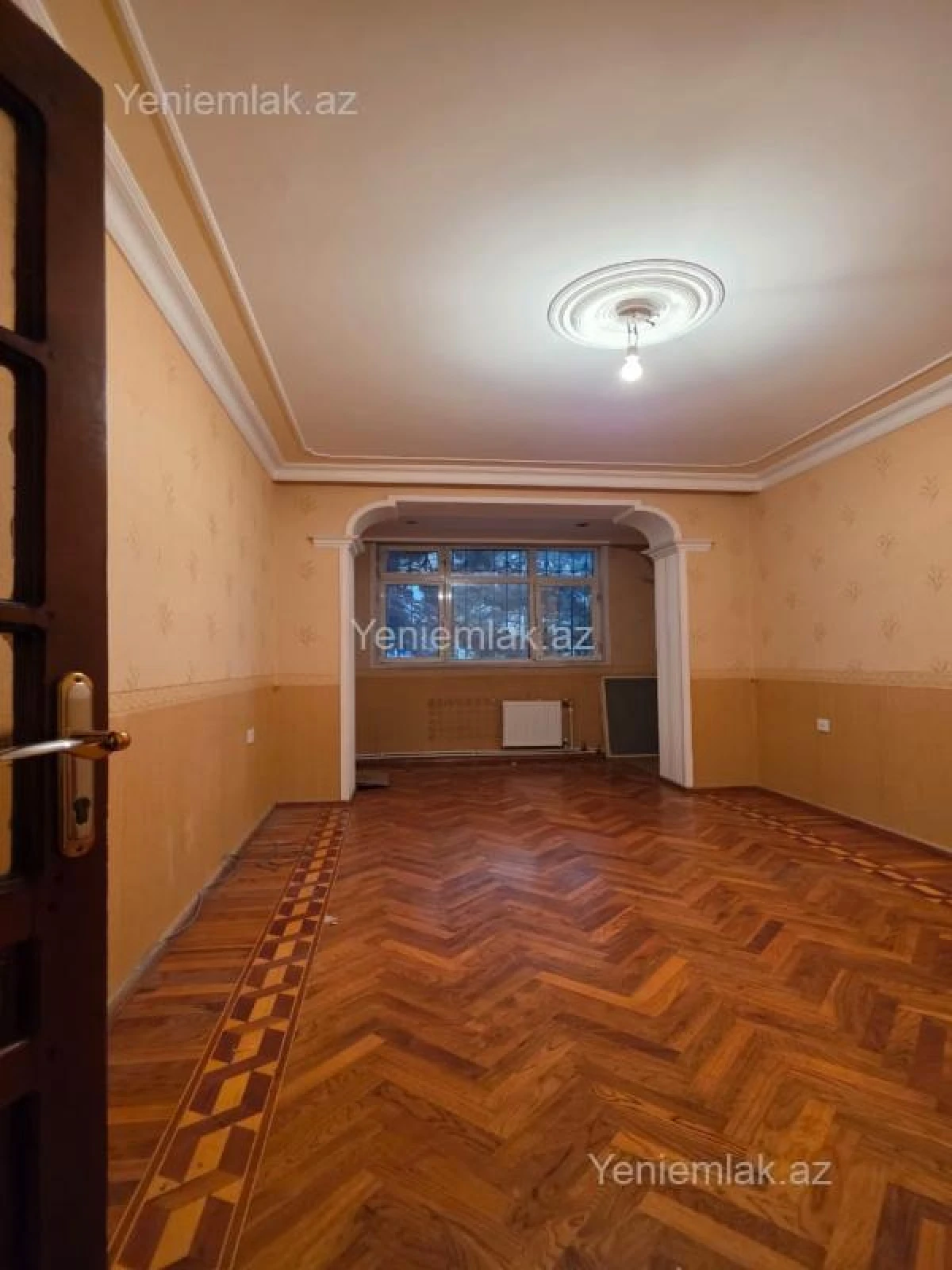 Satılır 4 otaqlı köhnə tikili 100 m²