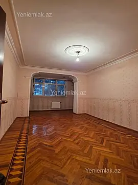 Satılır 4 otaqlı köhnə tikili 100 m²