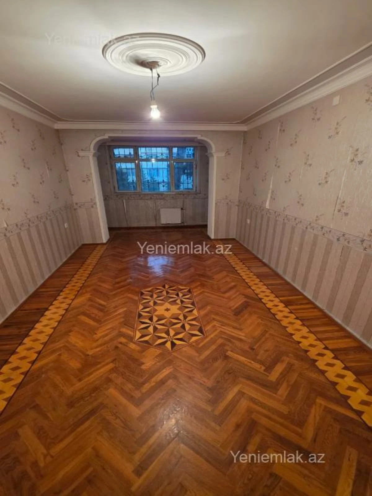 Satılır 4 otaqlı köhnə tikili 100 m²