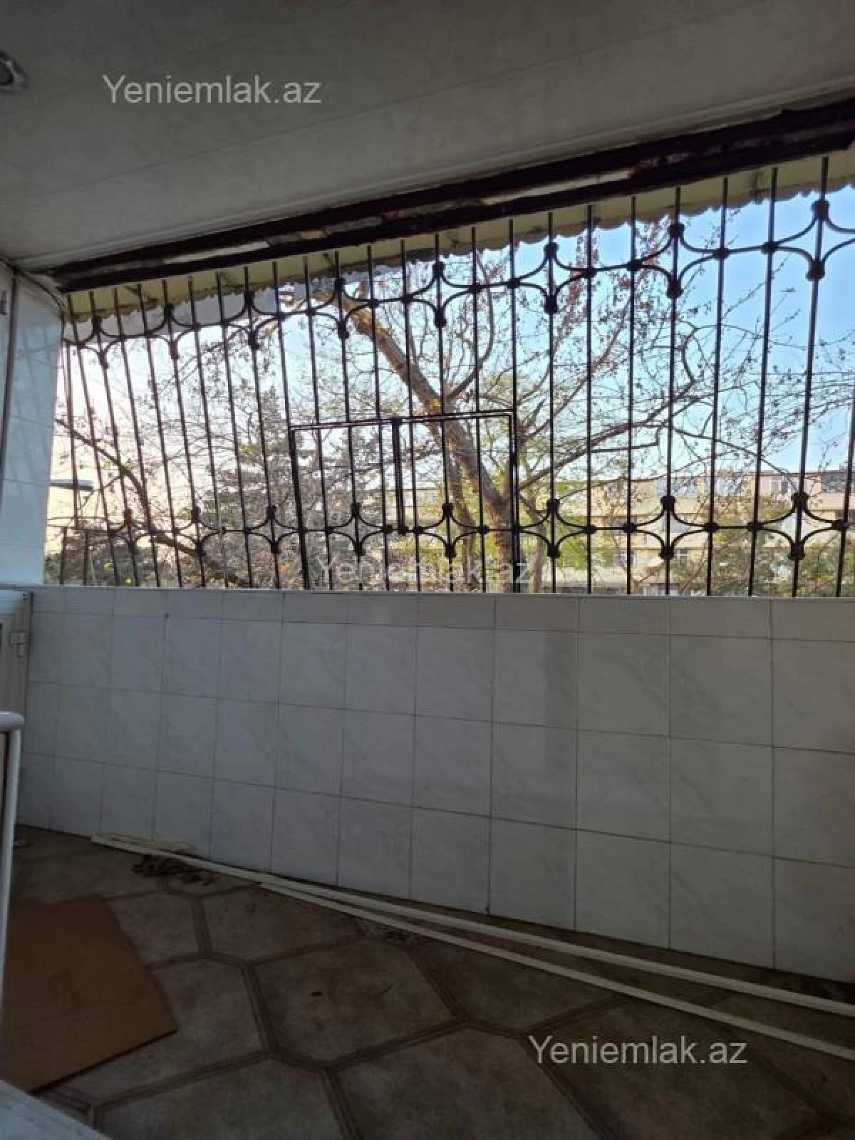 Satılır 4 otaqlı köhnə tikili 100 m²