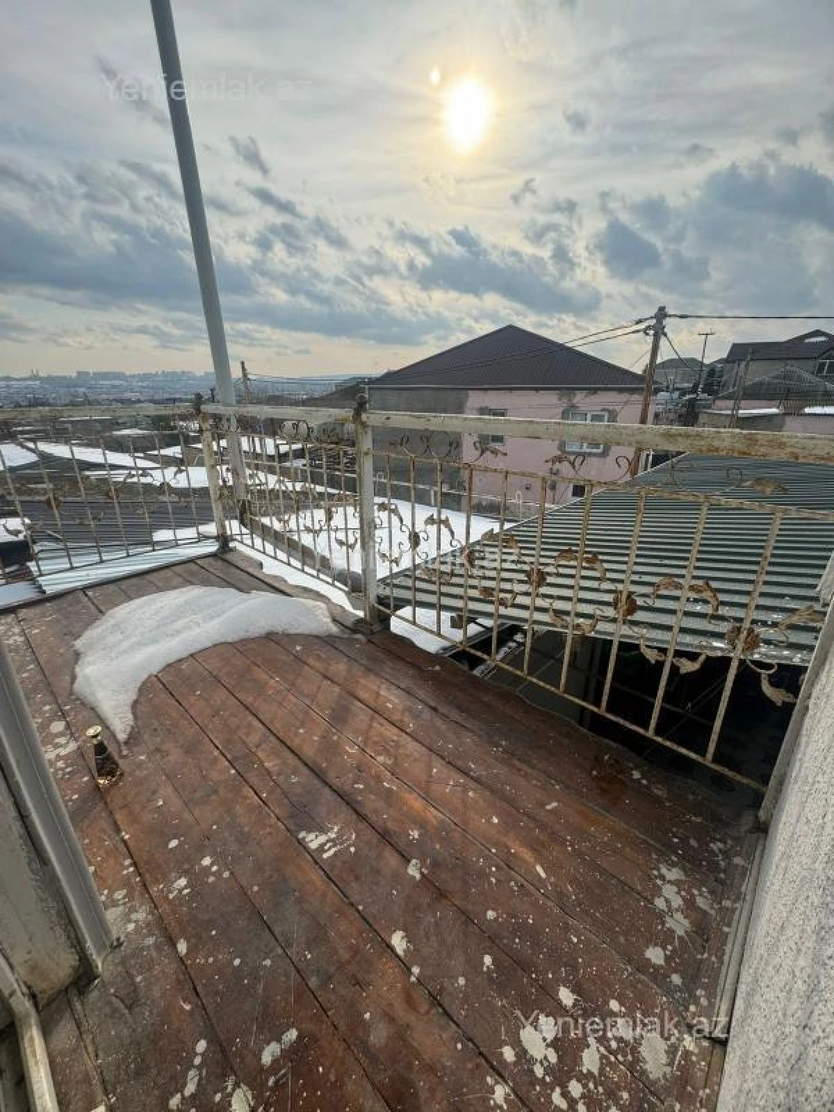 Satılır 5 otaqlı həyət evi 200 m²