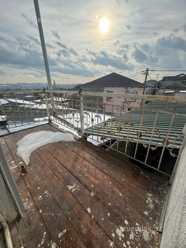 Satılır 5 otaqlı həyət evi 200 m²