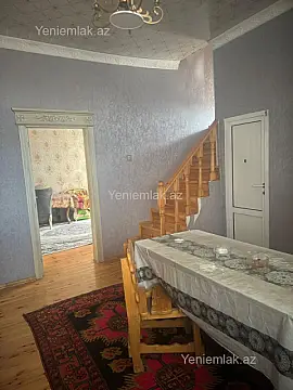 Satılır 5 otaqlı həyət evi 200 m²