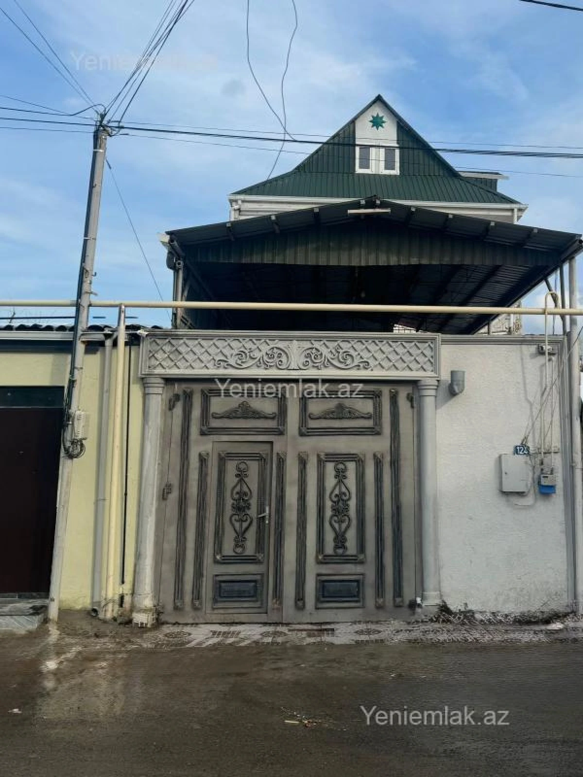 Satılır 5 otaqlı həyət evi 200 m²