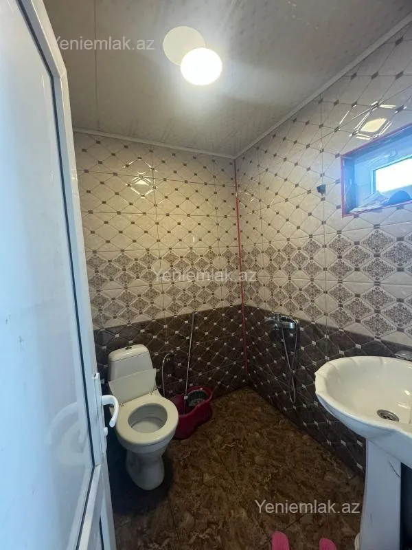 Satılır 5 otaqlı həyət evi 200 m²