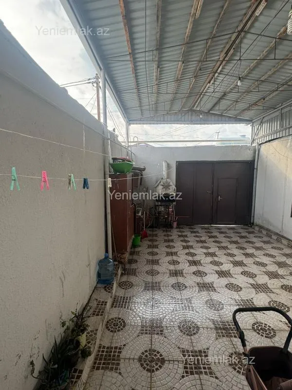 Satılır 5 otaqlı həyət evi 200 m²