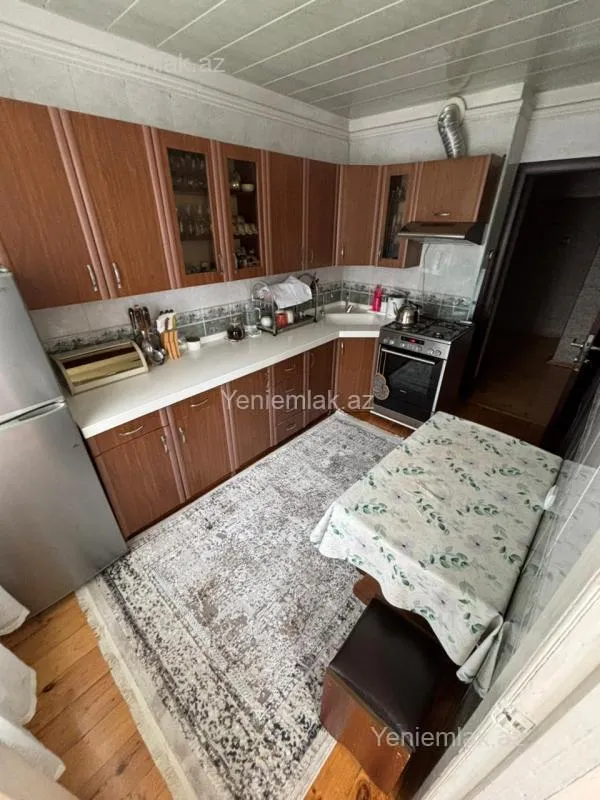 Satılır 3 otaqlı köhnə tikili 72 m²