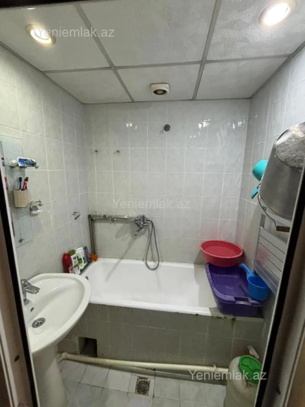 Satılır 3 otaqlı köhnə tikili 72 m²