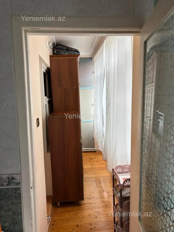 Satılır 3 otaqlı köhnə tikili 72 m²