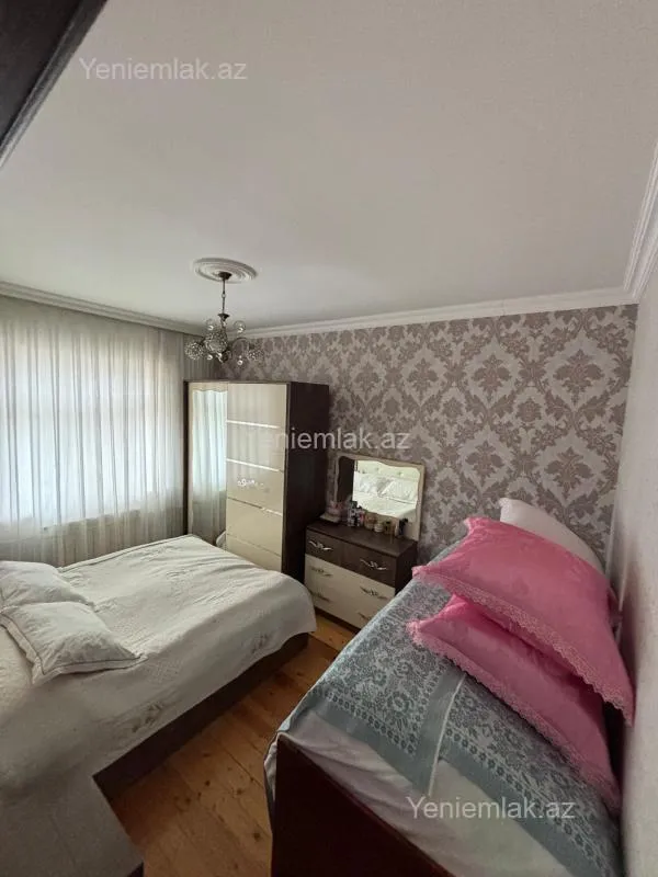 Satılır 3 otaqlı köhnə tikili 72 m²