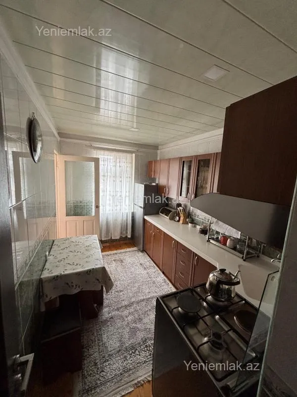 Satılır 3 otaqlı köhnə tikili 72 m²