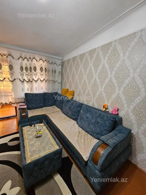 Satılır 2 otaqlı köhnə tikili 55 m²