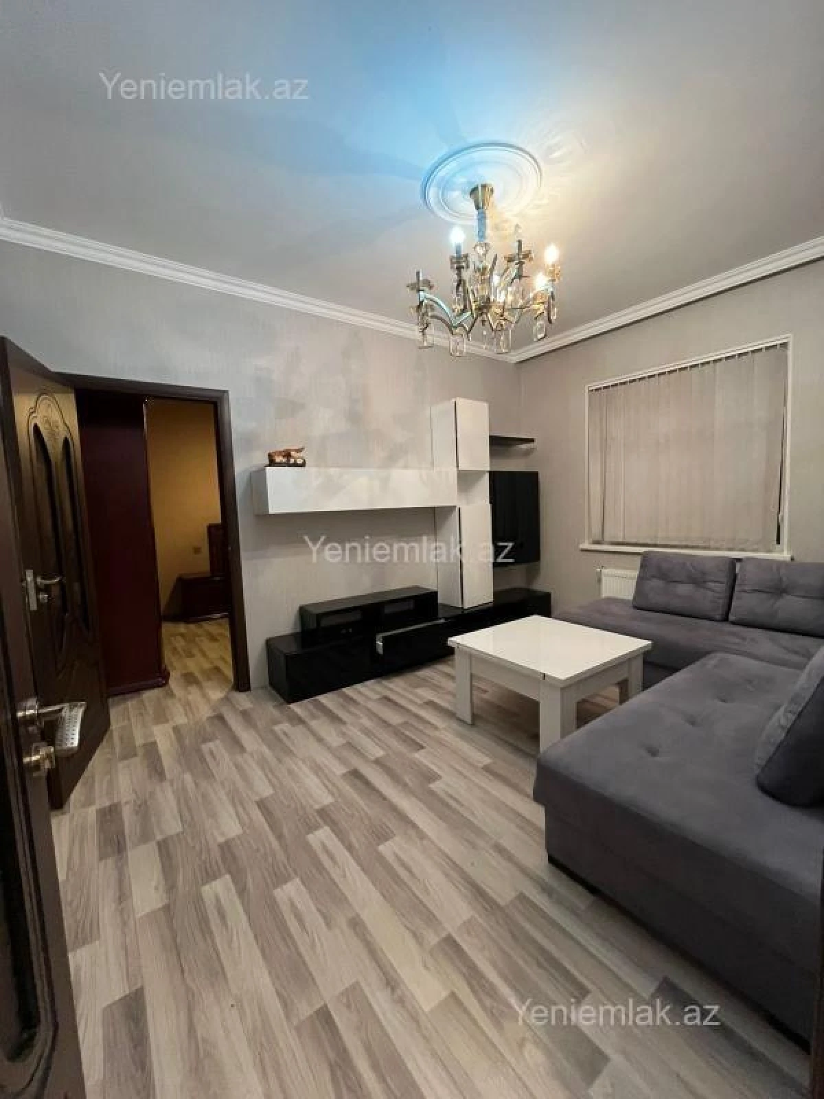 Satılır 4 otaqlı köhnə tikili 93 m²