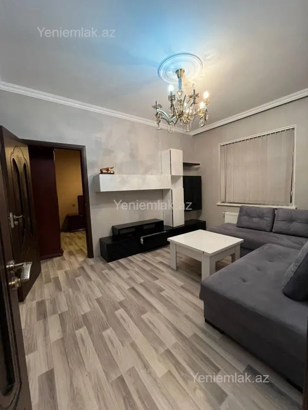 Satılır 4 otaqlı köhnə tikili 93 m²