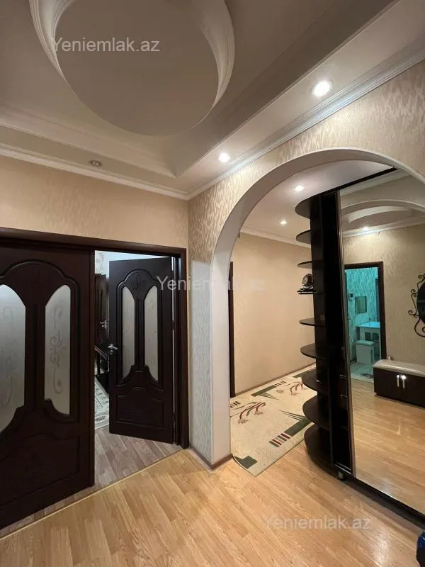 Satılır 4 otaqlı köhnə tikili 93 m²