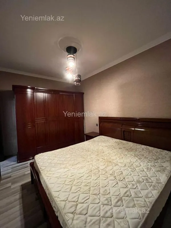 Satılır 4 otaqlı köhnə tikili 93 m²