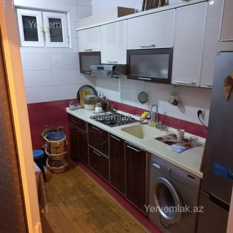 Satılır 3 otaqlı həyət evi 100 m²