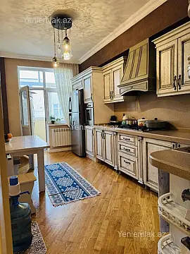 Satılır 3 otaqlı yeni tikili 130 m²