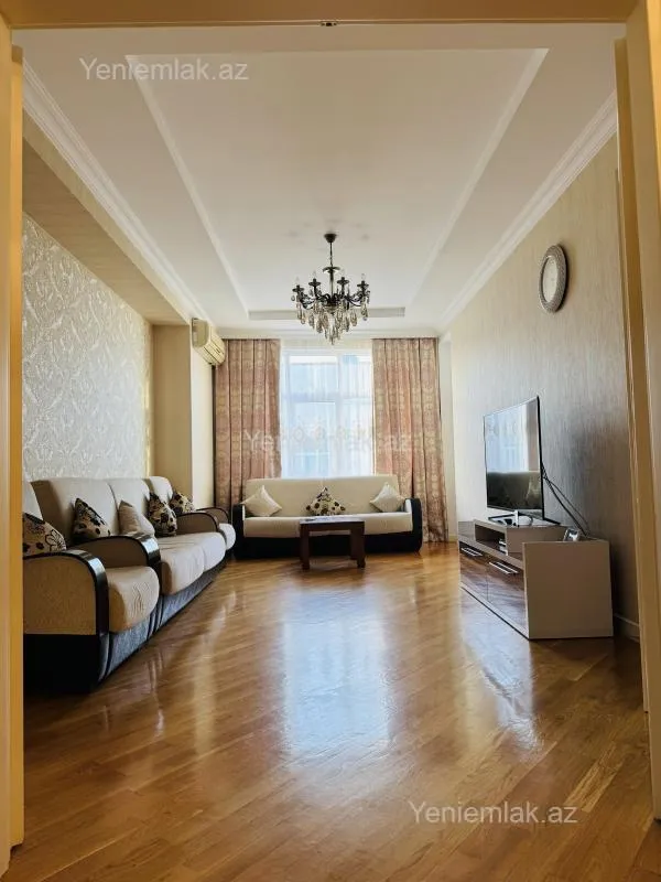 Satılır 3 otaqlı yeni tikili 130 m²