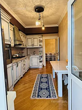 Satılır 3 otaqlı yeni tikili 130 m²