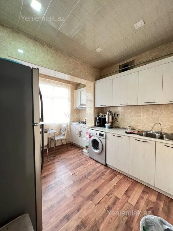 Satılır 3 otaqlı köhnə tikili 85 m²