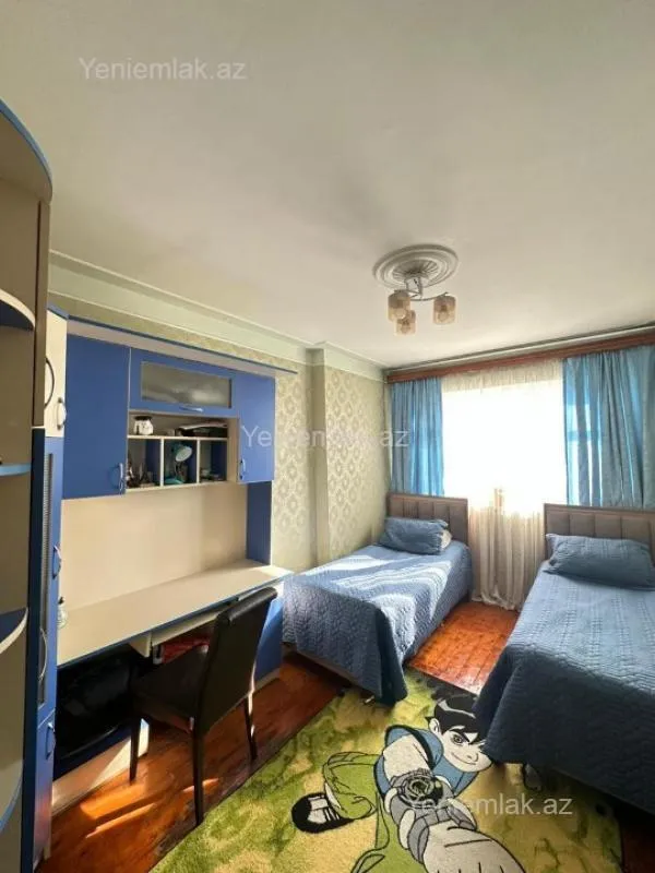 Satılır 3 otaqlı köhnə tikili 90 m²