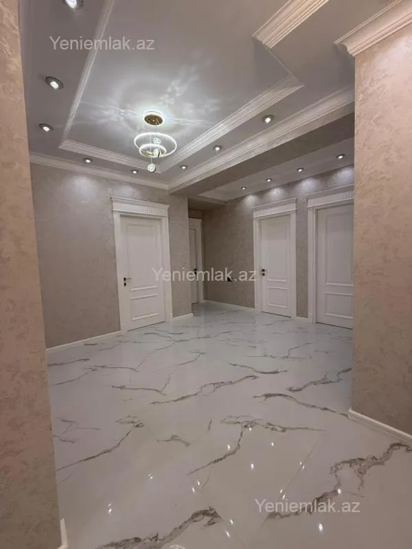 Satılır 3 otaqlı yeni tikili 145 m²