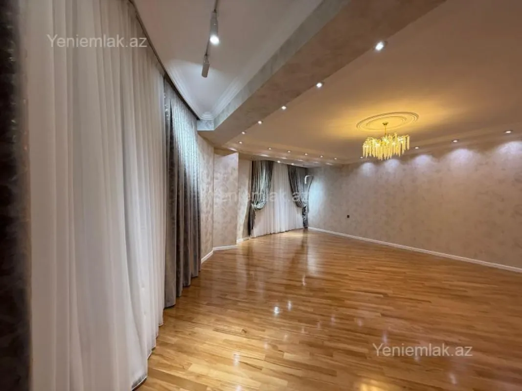 Satılır 3 otaqlı yeni tikili 145 m²