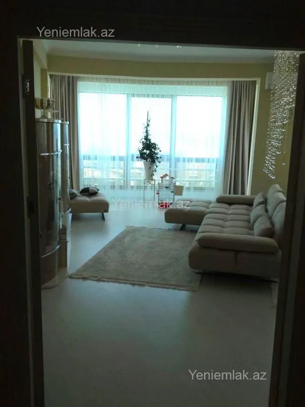 Satılır 2 otaqlı yeni tikili 110 m²