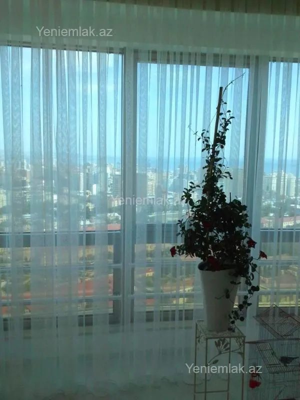 Satılır 2 otaqlı yeni tikili 110 m²