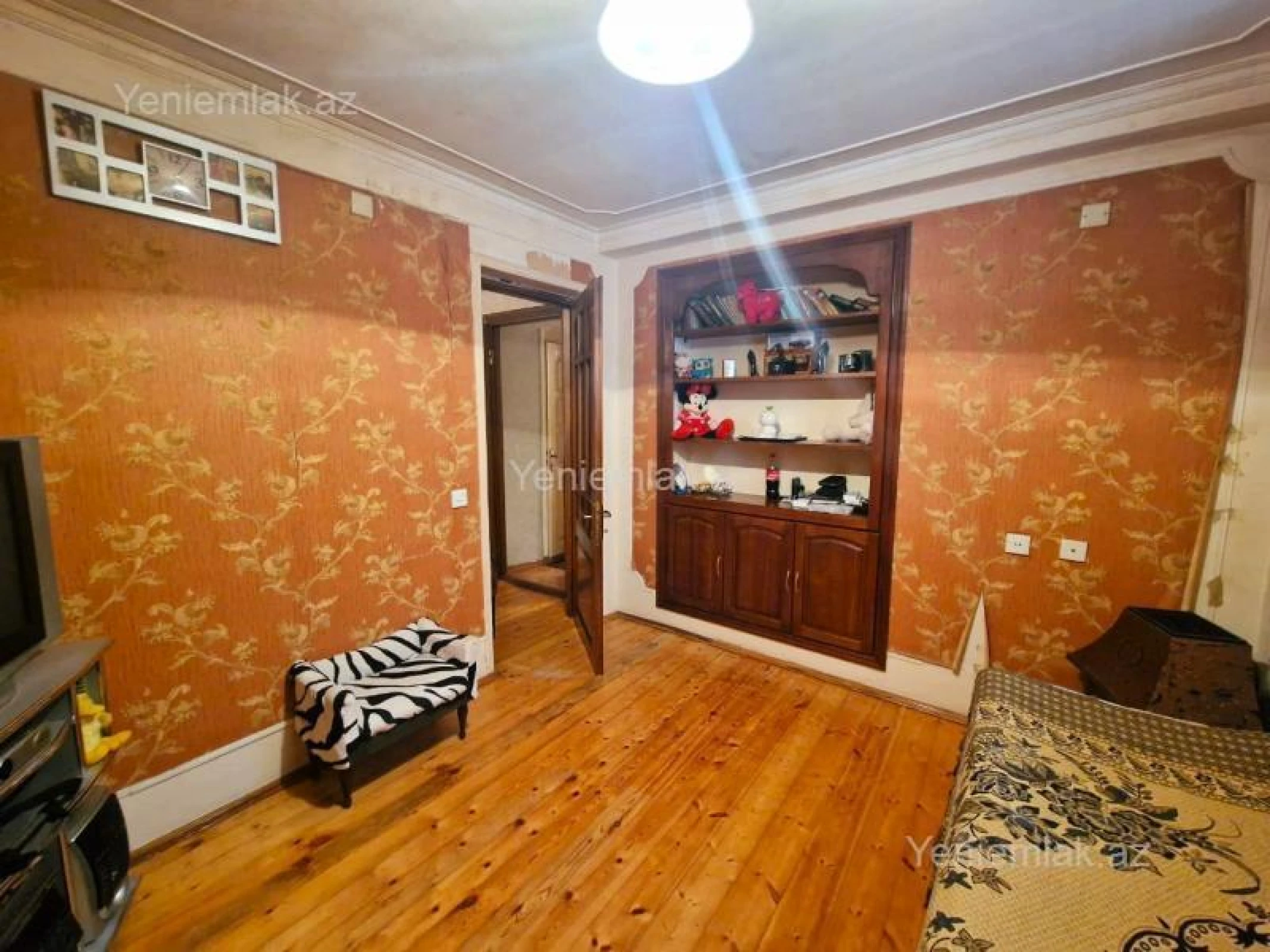 Satılır 4 otaqlı köhnə tikili 100 m²