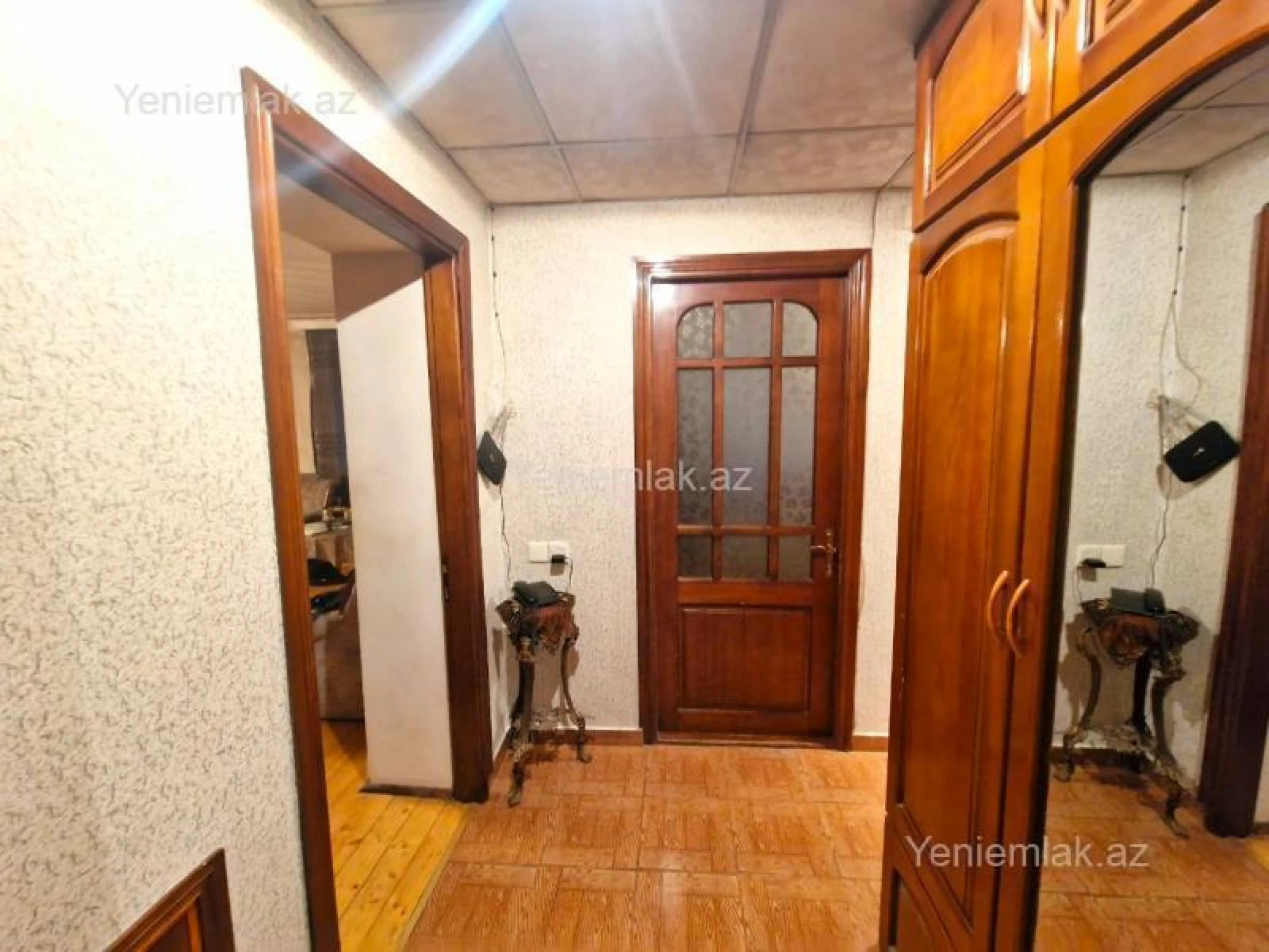 Satılır 4 otaqlı köhnə tikili 100 m²