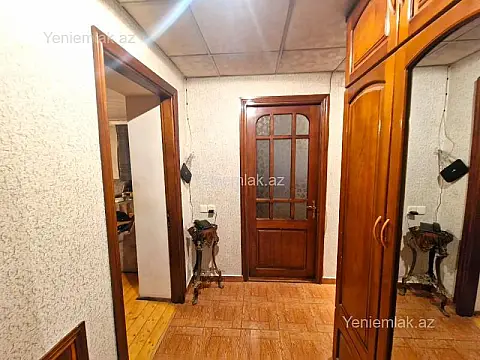 Satılır 4 otaqlı köhnə tikili 100 m²